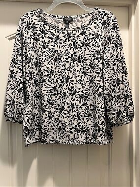 Jones New York Black and White Floral Top
